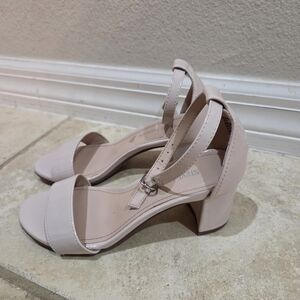 Steve Madden Girls' Size 1 Pale Pink/Nude Ankle-Strap Block Heels